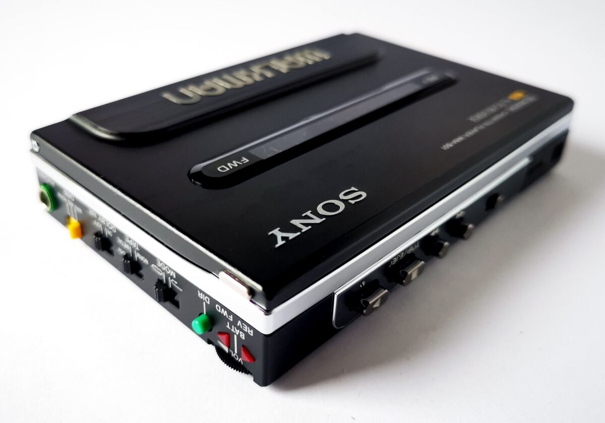 〇 SONY ソニー 真っ黒い WM-501 WALKMAN カセットウォークマン 〇 SONY ソニー 真っ黒い WM-501 WALKMAN カセットウォークマン