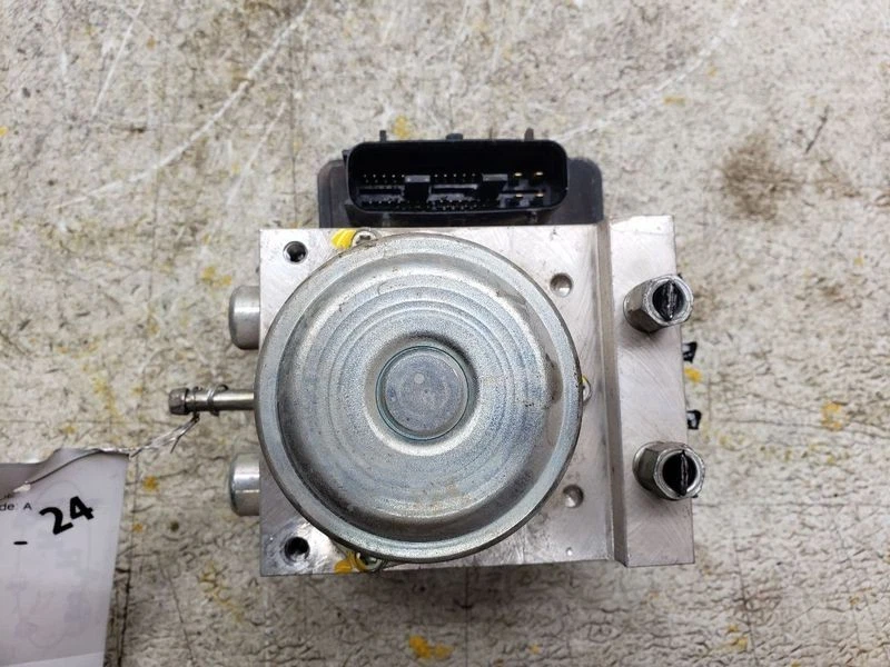 2008-2011 Nissan Rogue Anti-Lock Brake Pump Module Assembly AWD OEM Foto 2 de 4