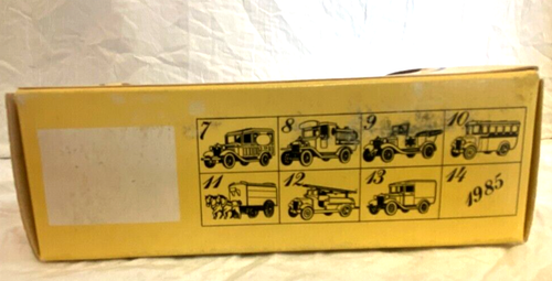 NIB Vintage 1983 Lledo Days Gone Bureau of Fire Ambulance PBF3 1920 Ford Model T - Picture 6 of 7