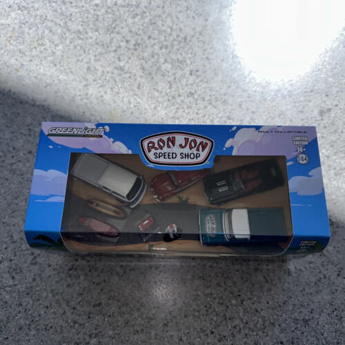 GreenLight 1:64 Ron Jon Speed Shop Beach Set - Ron Jon Surf Shop - Picture 3 of 11