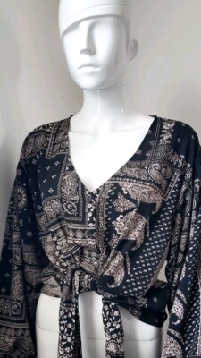 Lush women's Long-sleeve croptie waist floral button front shirt Blouse Sz L NWT