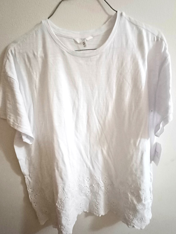 white plus size blouse. womens. 2x NEW