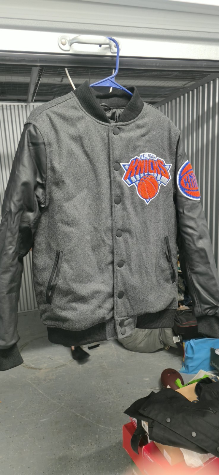 NEW YORK KNICKS ULTRA GAME NBA VARSITY JACKET - MEN'S SIZE SMALL