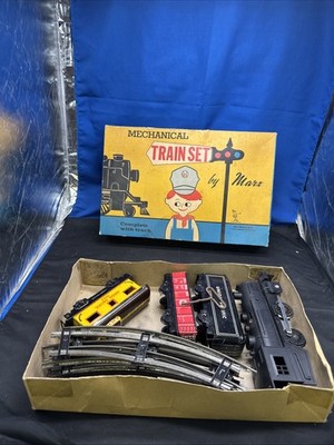 VINTAGE STREAMLINE MECHANICAL WIND-UP MARX TRAIN SET ORIGINAL BOX KEY CLEAN 526