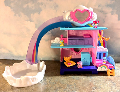 Spin Master HATCHIMALS HATCHI-NURSERY PLAYSET w/4 Figures & Access. NOW w/BOTTLE