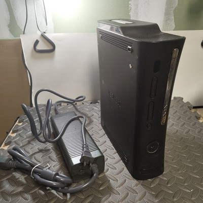 Microsoft Xbox 360 Elite 2009 Console Only Black 120 GB HDD *eject read*