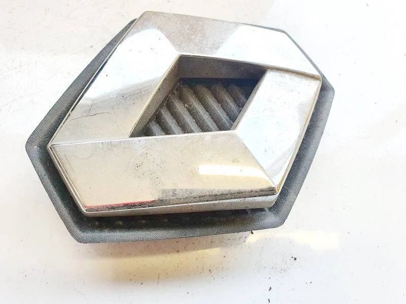 Renault Scenic 2003 Front Emblem 8200115115, Genuine #2037625-35 - Bild 2 von 3