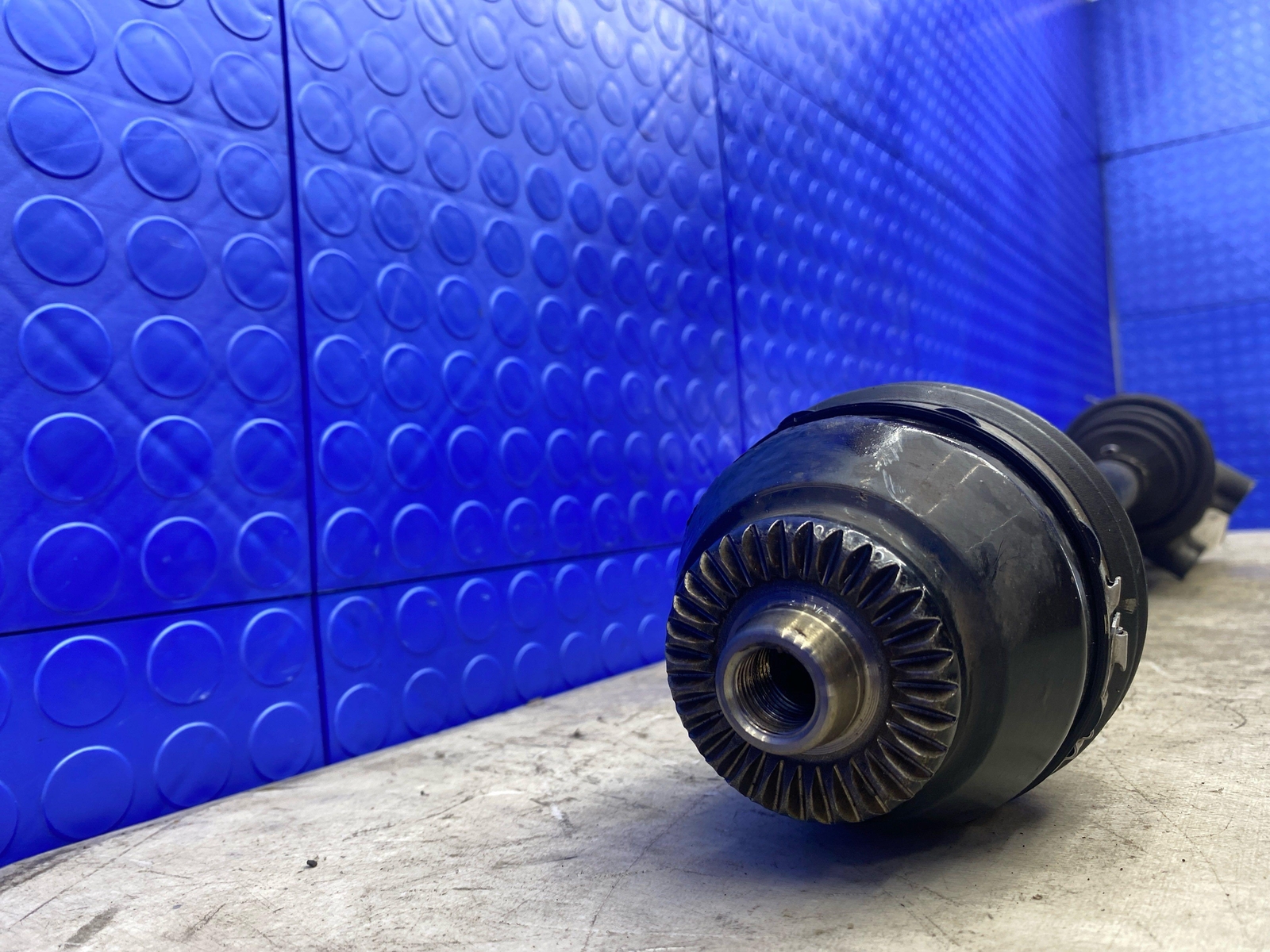2014-2019 BMW I8 OEM REAR RIGHT OUTER INNER CV AXLE SHAFT *RUST*