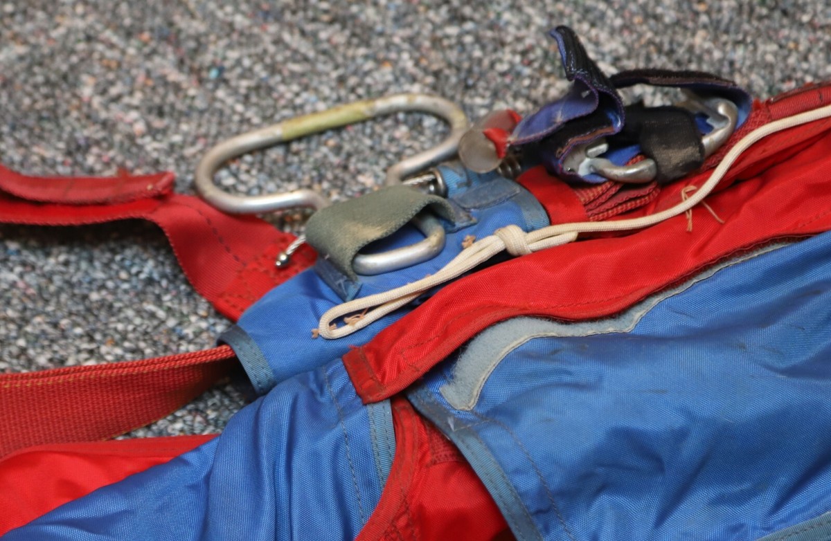 Révision Annuelle Parachute Individuel - Brienne Aube Parachutisme