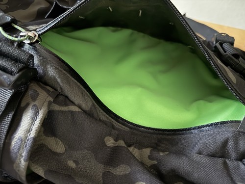 Oveja Negra Roll-Top Portero bag backpack dark camo EXCELLENT $165 - Picture 3 of 7