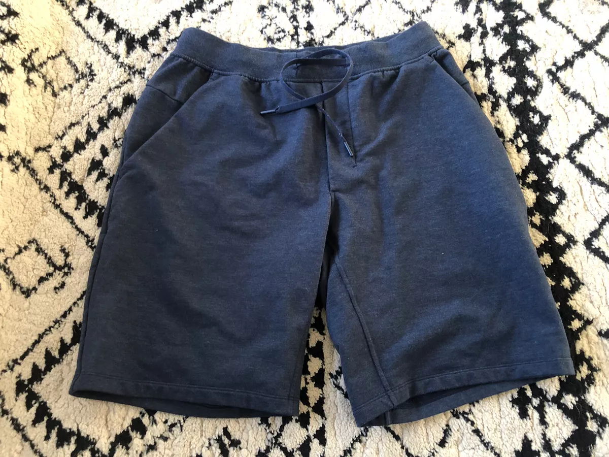 Lululemon Shorts Mens Size Large Navy Blue CA 35801 RN 106259. E7