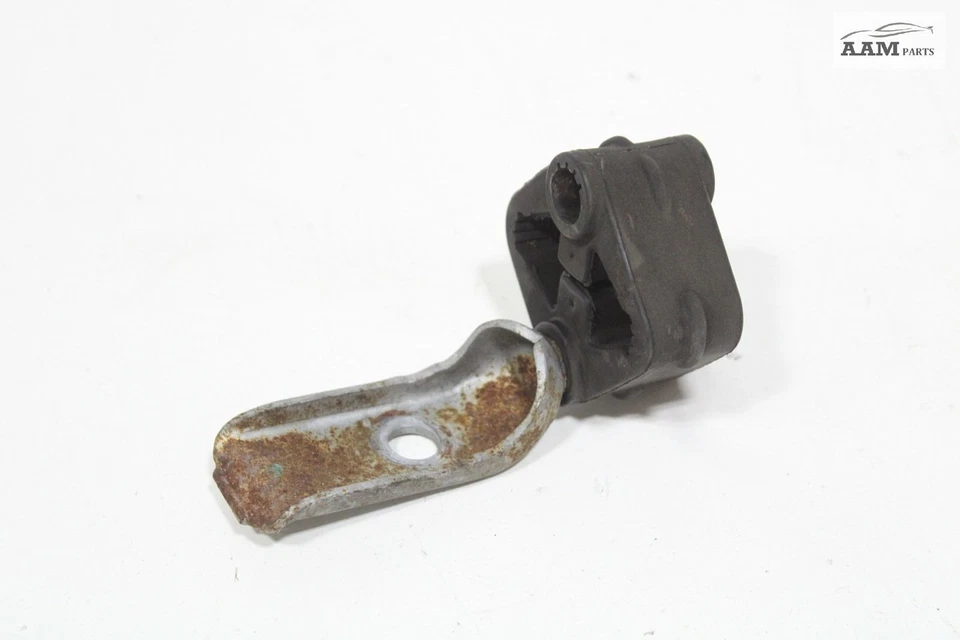 2014-23 MERCEDES BENZ CLA250 C117 REAR EXHAUST MUFFLER PIPE HANGER BRACKET OEM - Image 2 of 4