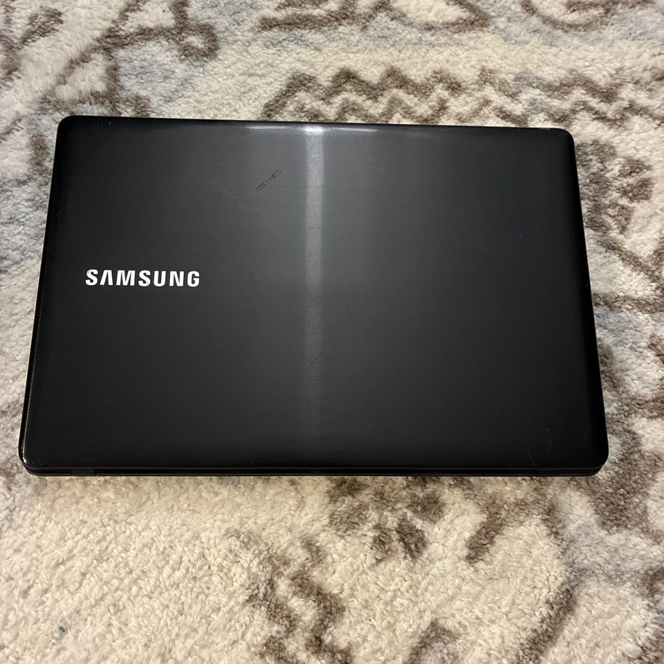 SAMSUNG LAPTOP NP530E5M 15.4'' TOUCH RAM 8GB 1TB (HDD) NVIDIA GAMING WINDOWS 10 - Image 3 of 4