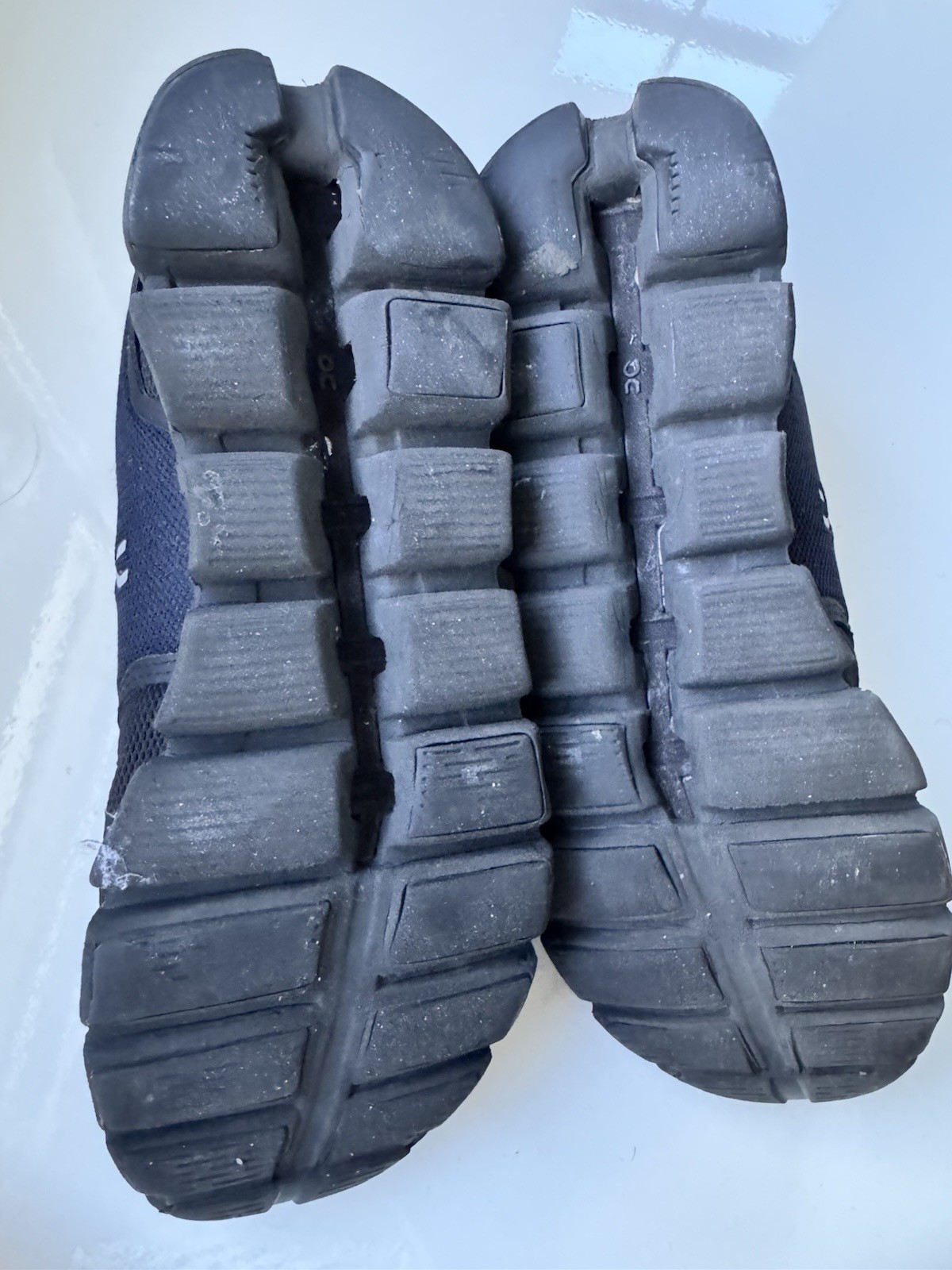 On Sneaker - image 4