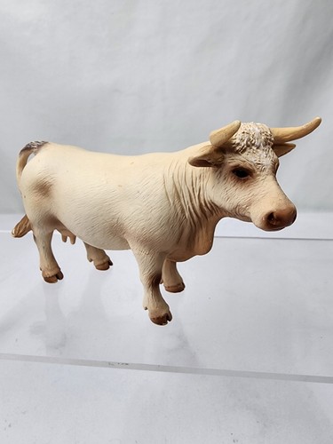Schleich Charolais 3.5 x 5.5" Cow White Cream Dairy Farm Figure 2005 Retired