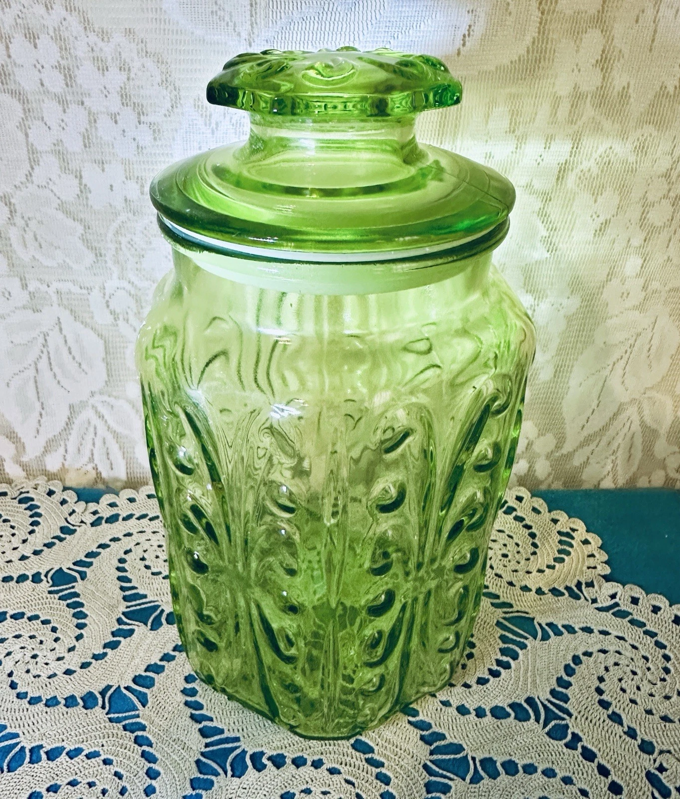 1950's L.E. Smith Imperial Atterbury Scroll Green Glass Apothecary Jar Canister