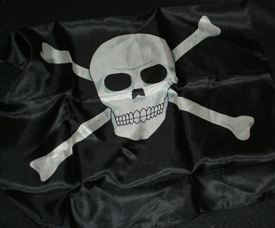 Picture Silk 18 inch --Skull and Crossbones pirate motif -- AARRRR, matey!  TMGS
