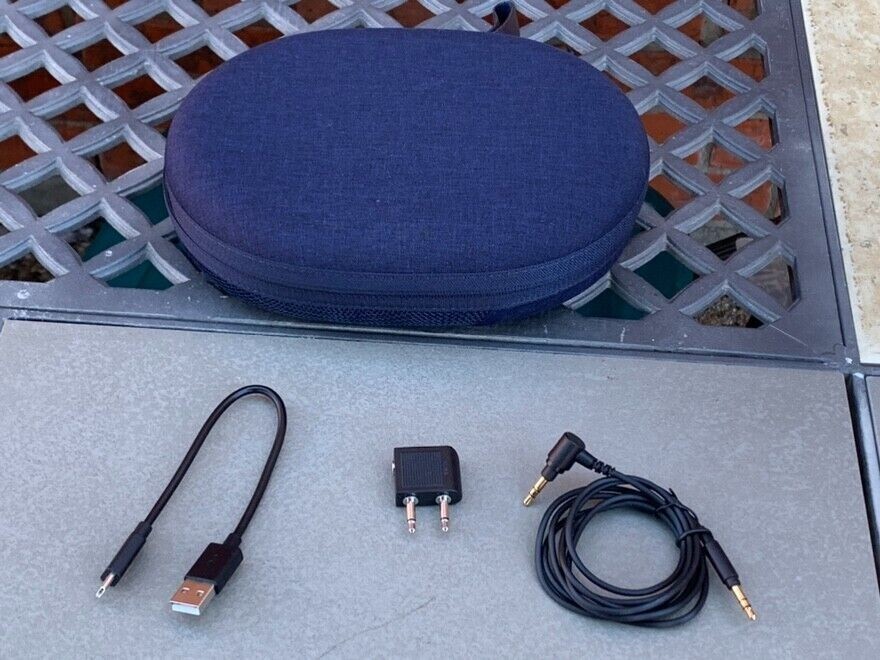 Sony (Midnight Blue) Headphone Case w/Complete Accessories Sony (Midnight Blue) Headphone Case w/Complete Accessories