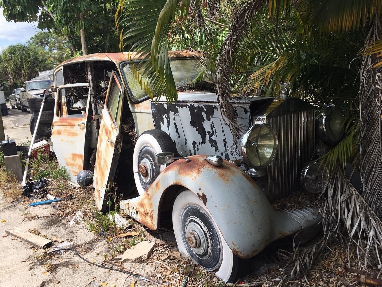 ROLLS ROYCE PREWAR PHANTOM III V12 RADIATOR. HUGE BENTLEY USED PARTS INVENTORY