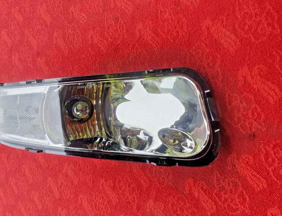 New Ford Mustang 05-09 Turn Signal Indicator Light Assembly Left Side Clear - Image 2 of 4