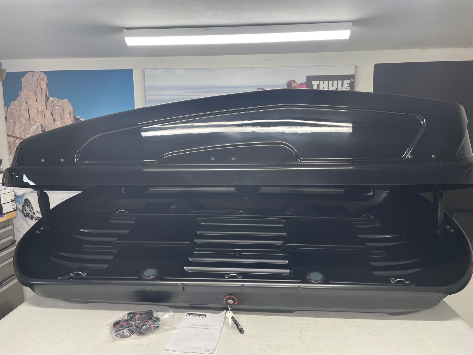 HALFORDS ADVANCED 470L BLACK GLOSS ROOF BOX (MADE BY THULE) eBay
