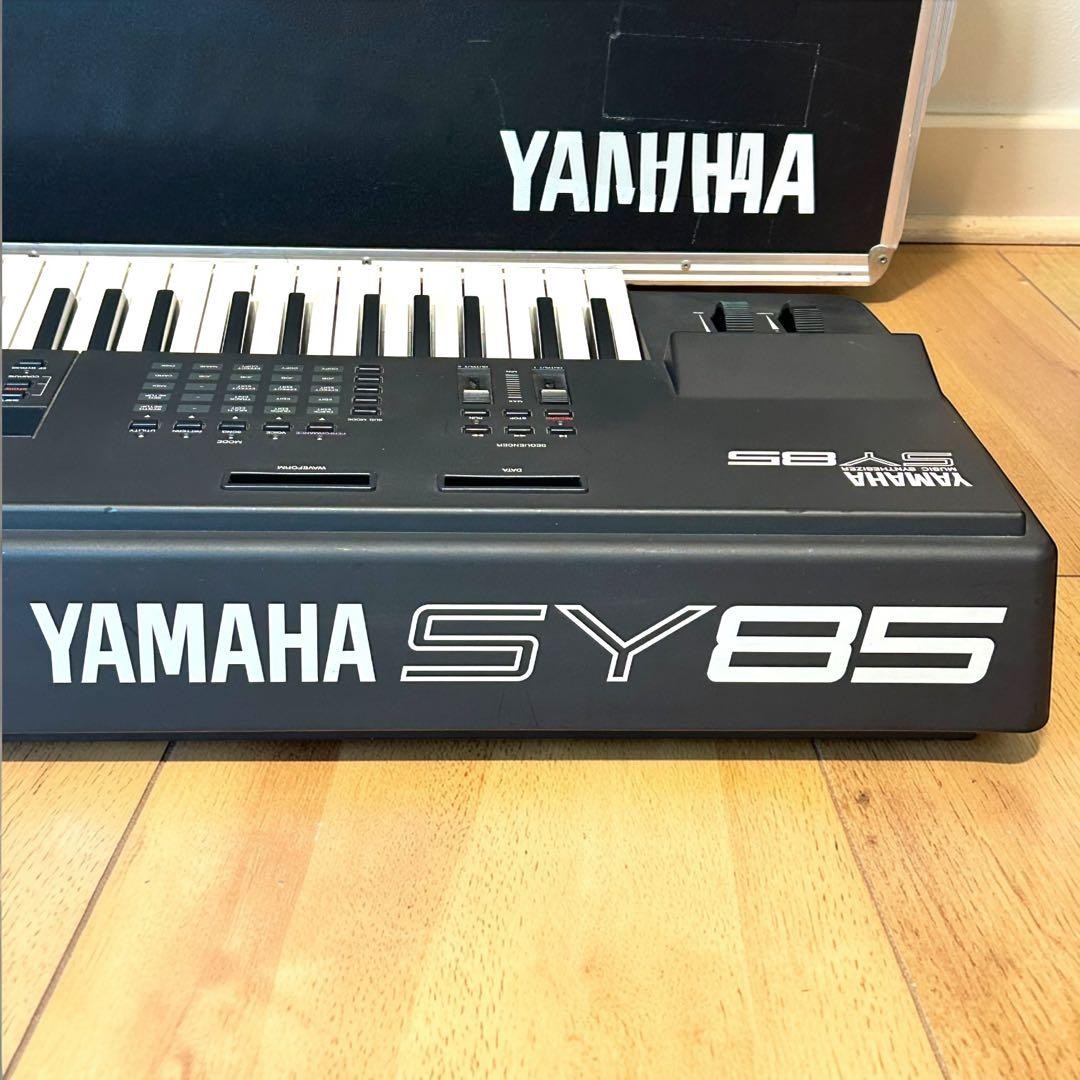YAMAHA SY85 Workstation Synthesizer with Hard Case | eBay