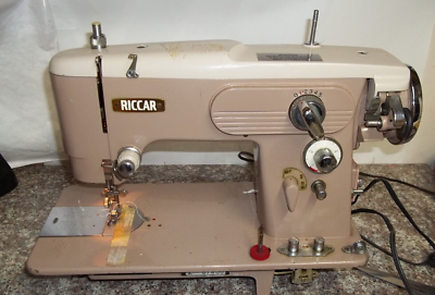 CC4 Riccar RZ204B Sewing machine parts only -discounts! SN Z87400