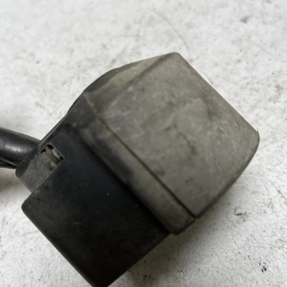 82 Honda V 45 VF 750 S Sabre handle bar switch lights hi lo beam missing horncap — 第 3/4 张图片