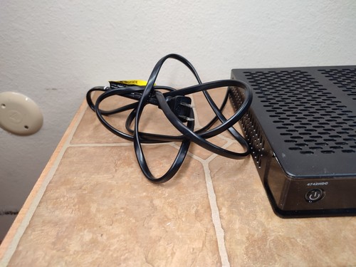 Cisco Technicolor 4742HDC High Definition HD Receiver Cable Box No Remote - Picture 2 of 13