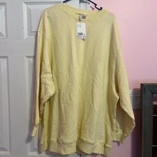 Women  s Oversized Sweatshirt BNWT