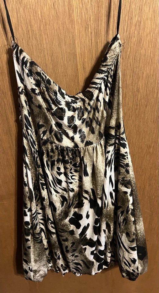 Vestido True Light USA Sin Tirantes Juniors Grande, Estampado Animal Foto 3 de 3