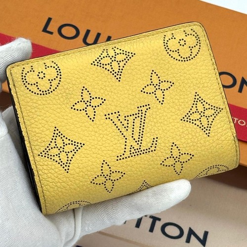Louis Vuitton Mahina Portefeuille Claire Wallet Folded
