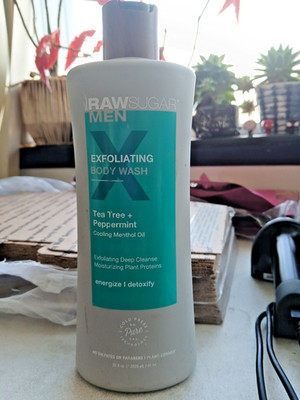 Rawsugar Men Exfoliating Body Wash Tea Tree Peppermint Cooling  25 Fl Oz