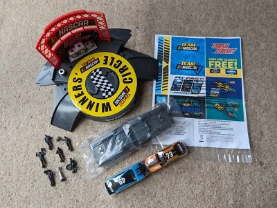 Team NASCAR Winners Circle Crash Circuit Road Course Racers Track Hot Wheels 64