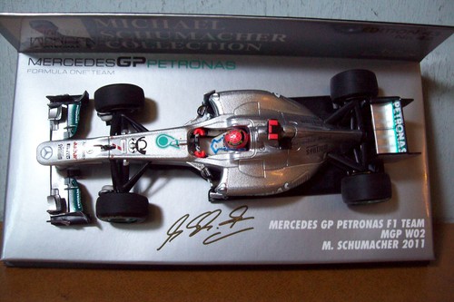 1/43 MINICHAMPS 410 110007 MICHAEL SCHUMACHER MERCEDES GP F1 TEAM W02 2011 - Picture 4 of 5
