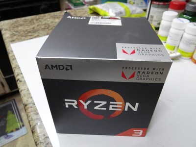 AMD Ryzen 3 2200G 3.50 GHz Quad-Core (YD2200C5FBBOX) Processor