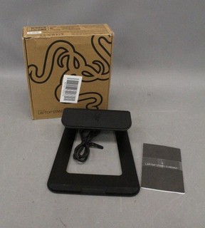 RAZOR Laptop Stand Chroma V2 Ergonomic laptop stand including 3x USB hub Z03