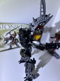 Lego BIONICLE  Toa Lhikan & Kikanalo Set 8811  Incomplete Set with manual