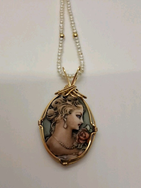 Rare 14K GF Bisque Painted Cameo Pendant w/Seedbead Pearls & Gold Bead Necklace 