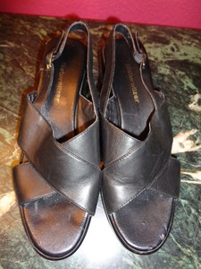 NATURALIZER black leather peep toe sling back 2