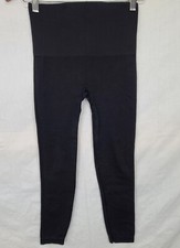 Spanx Leggings Size M Black Seamless Womens Crop Look at me Now