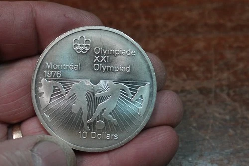 1976 MONTREAL OLYMPIAD CANADIAN 10 DOLLAR STERLING SILVER COIN SOCCER