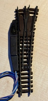 Arnold Spur N, 1747, 1 Weiche rechts  mit elektr. Antrieb 1797, NEU / Unverbaut.