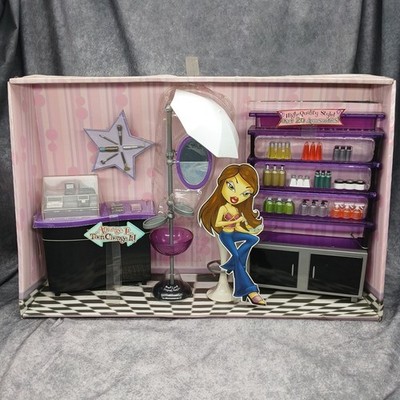 Bratz Life Style Kiss 'N' Make Up playset - New But Opened - Read Description