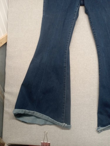 SOUNDSTYLE Jeans Womens Size 10 Flair Leg UNFINISHED BOTTOM HEMS Bell Bottom - Picture 3 of 18