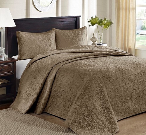 light brown quilt