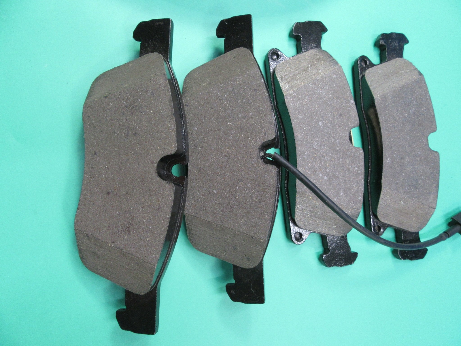 Maserati Levante front rear brake pads & smooth rotors