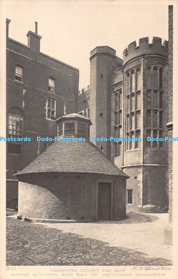 R338287 Hampton Court Palace runde Küche und Bucht der Wachkammer The Rembr