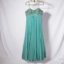 Night Moves Woman Formal Dress Size 14W Aqua Gown Sequin Bodice Pleated Babydoll