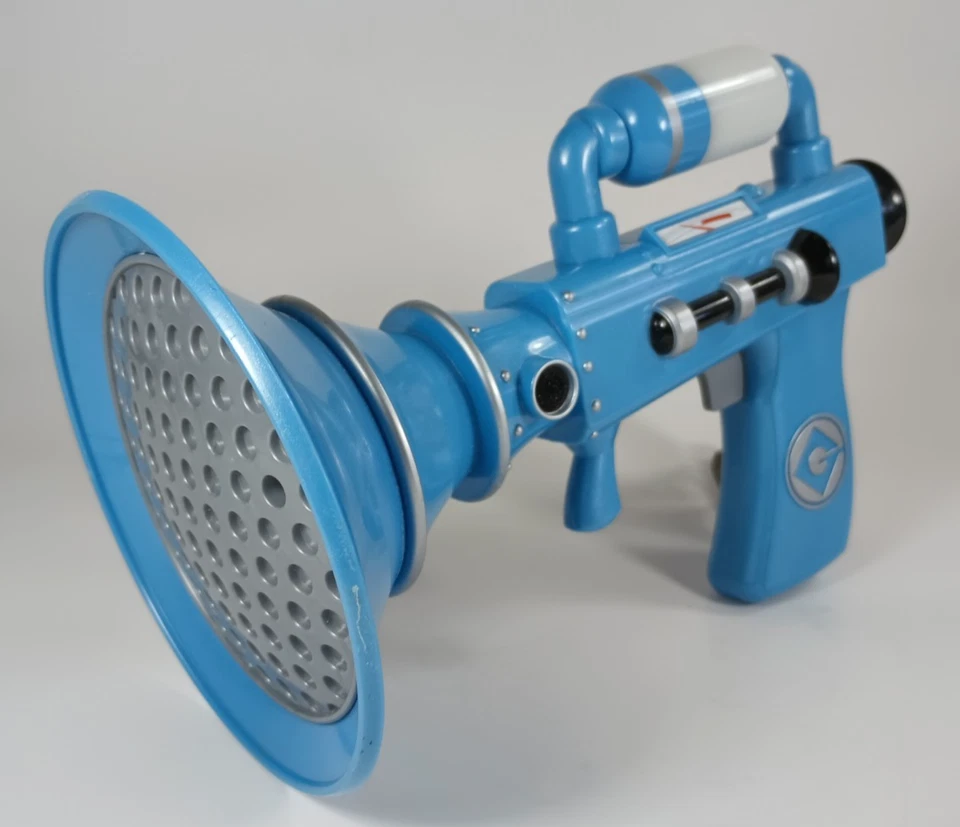 Pistola bláster de pedos Despicable Me Minions con luces y sonidos de trabajo juguetes Thinkway. Foto 3 de 4